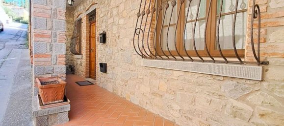 3 bedrooms House in Tuoro sul Trasimeno, Italy No. 338084 5