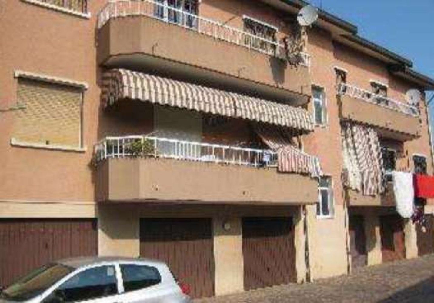 4 bedrooms Apartment in Seregno, Italy No. 373808