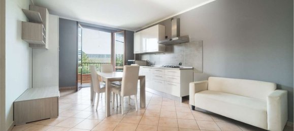 3 Schlafzimmer Wohnung in Mantua, Italy, Nr. 359676 2