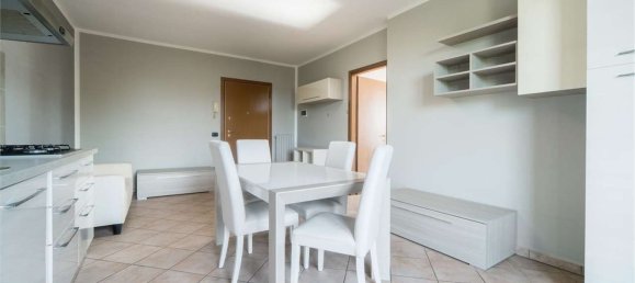 3 Schlafzimmer Wohnung in Mantua, Italy, Nr. 359676 5