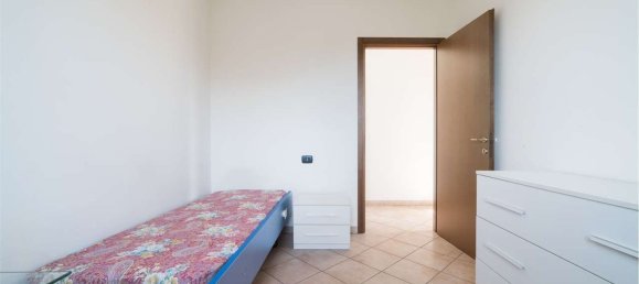 3 Schlafzimmer Wohnung in Mantua, Italy, Nr. 359676 18