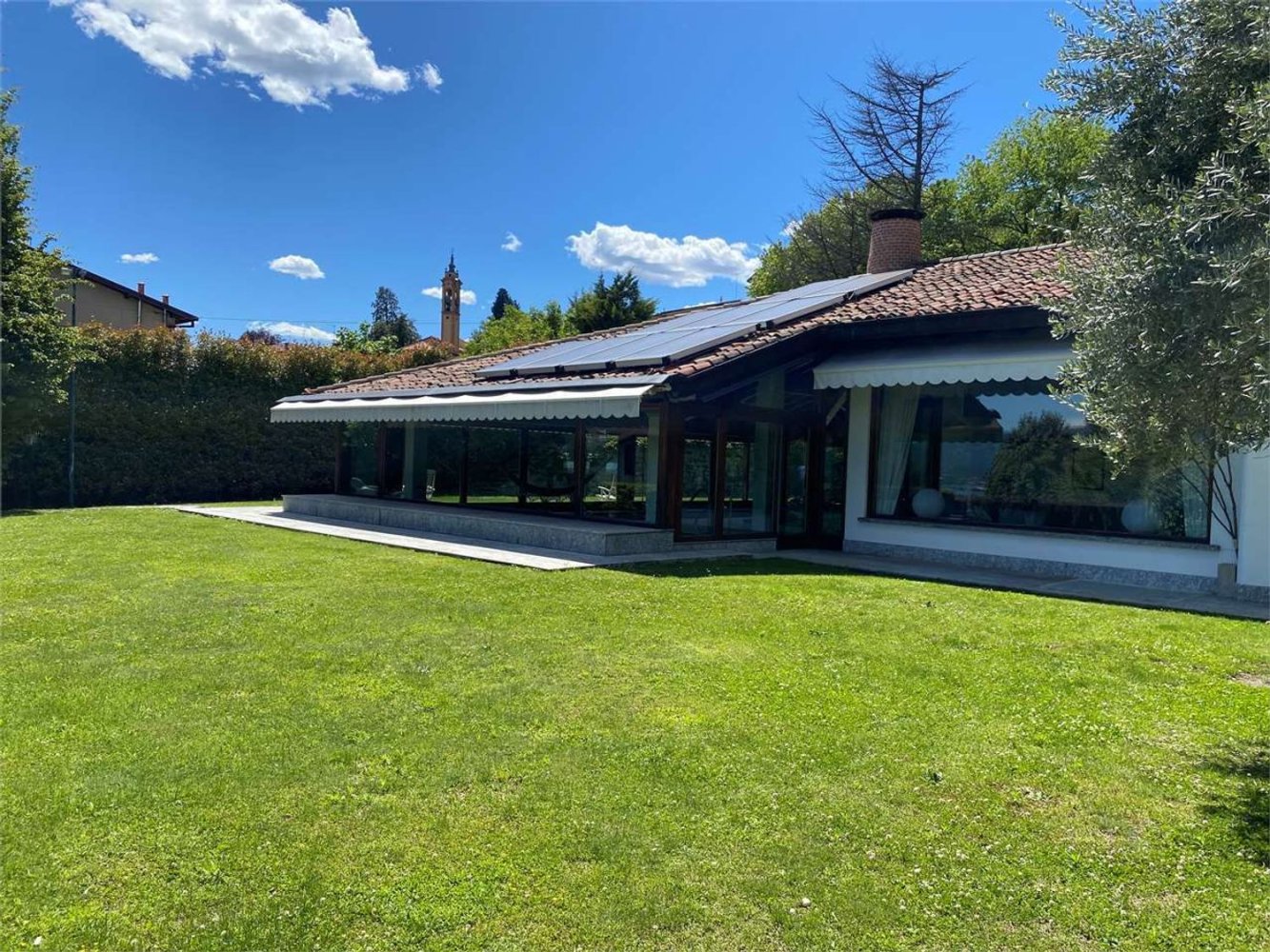 Villa de 5 divisões em Erba, Italy N.º 114457