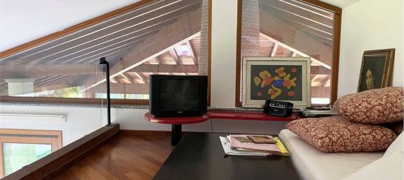 Villa de 5 divisões em Erba, Italy N.º 114457 14