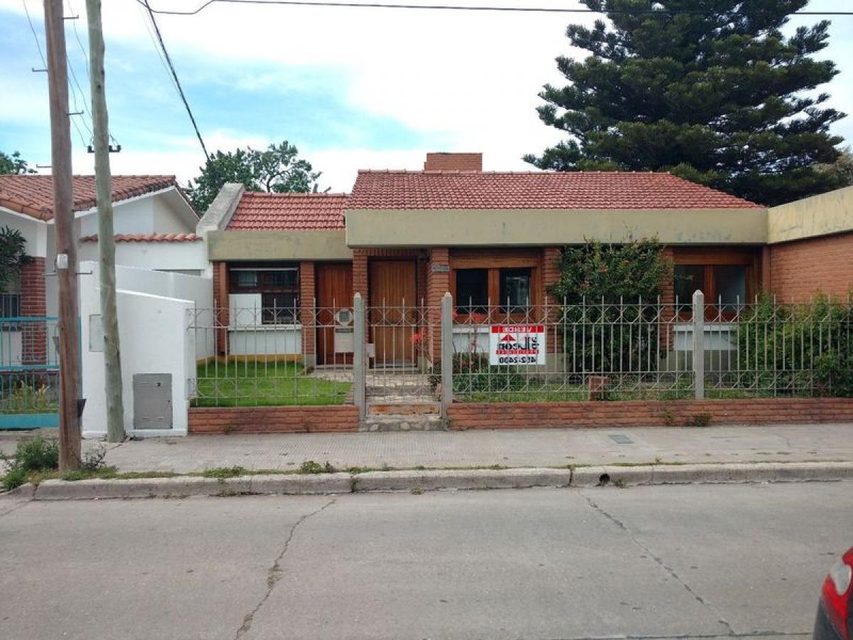 3 bedrooms House in Buenos Aires, Argentina No. 82281