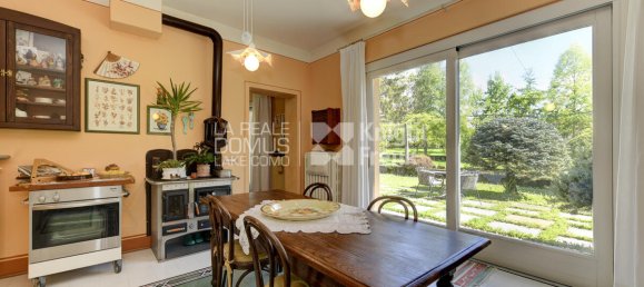 3 bedrooms Villa in Albiolo, Italy No. 76772 3