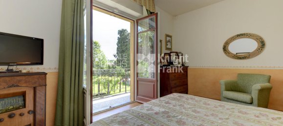 3 bedrooms Villa in Albiolo, Italy No. 76772 10