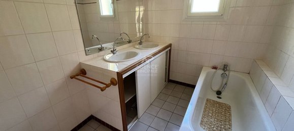 4 bedrooms House in Osny, France No. 145598 8