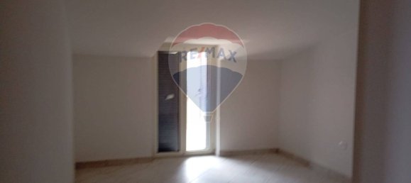 Apartamento de 10 dormitorios en Santa Maria a Vico, Italy No. 312388 17