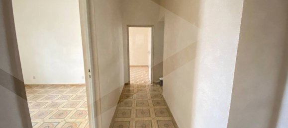 3-salle Appartement à Bitonto, Italy No. 21923 21