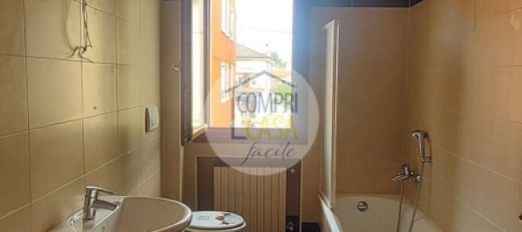 3 rooms Apartment in San Giovanni Lupatoto, Italy No. 298277 10