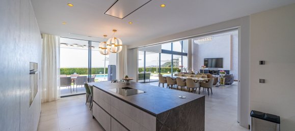 6 bedrooms Villa in Malaga, Spain No. 37294 5