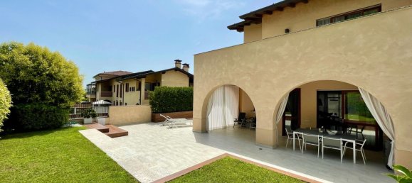 4 rooms Villa in Corte Franca, Italy No. 271892 6