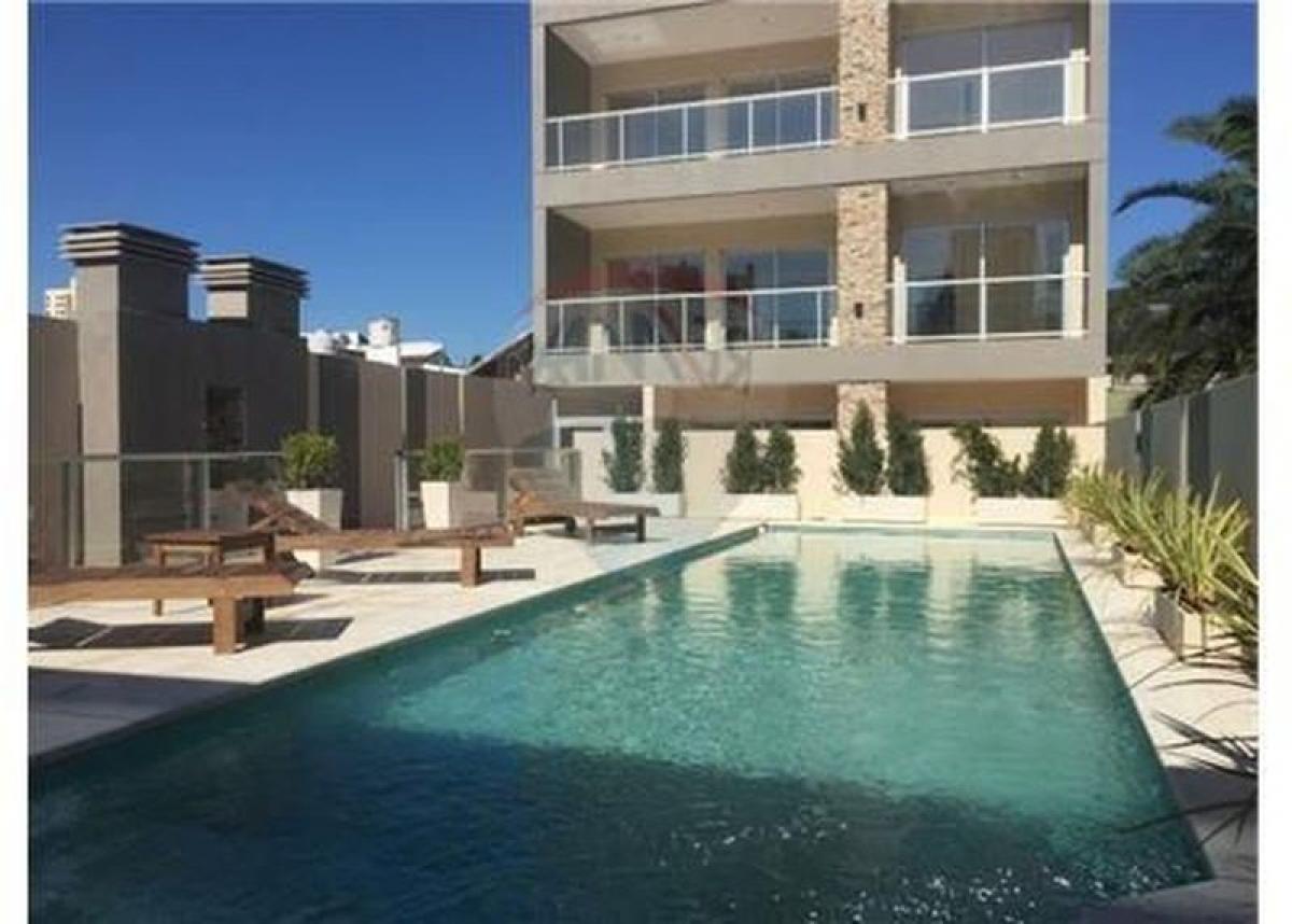 Apartamento de 2 dormitorios en Buenos Aires, Argentina No. 77723