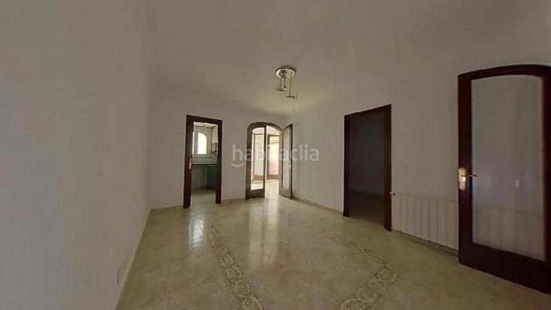 4 Schlafzimmer Wohnung in L'Hospitalet de Llobregat, Spain, Nr. 32578