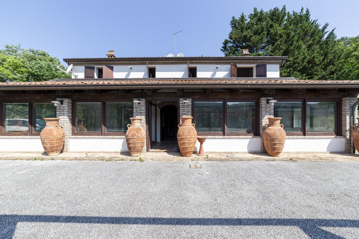 4 bedrooms Hotel in Roncofreddo, Italy No. 291161