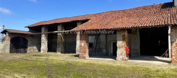 10غرفة منزل في Novara, Italy رقم 223176 17