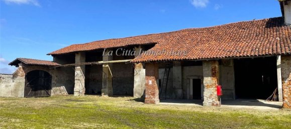 10غرفة منزل في Novara, Italy رقم 223176 4