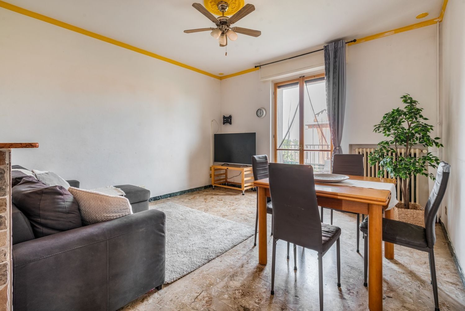 3 Schlafzimmer Wohnung in Milan, Italy, Nr. 358026