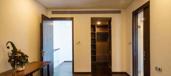 4 bedrooms Duplex in District 3, Vietnam No. 18416 2