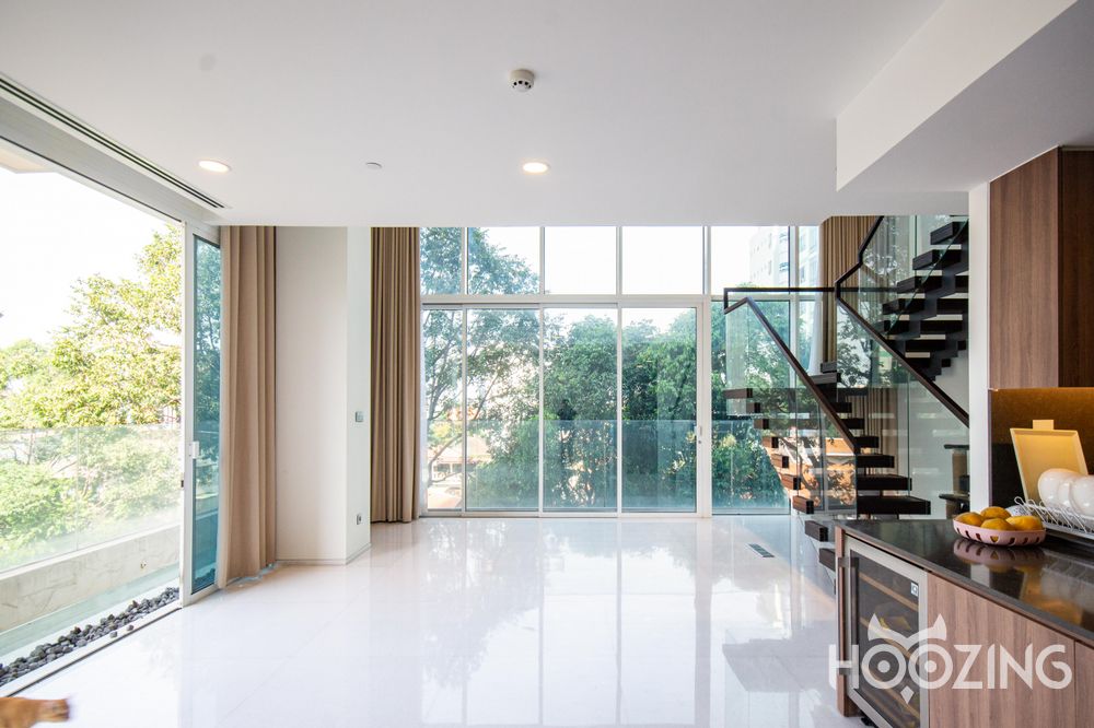 4 bedrooms Duplex in District 3, Vietnam No. 18416