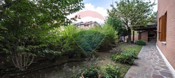 3 bedrooms Villa in Ferrara, Italy No. 347994 4