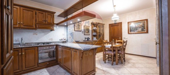 3 bedrooms Villa in Ferrara, Italy No. 347994 9