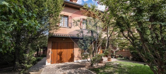 3 bedrooms Villa in Ferrara, Italy No. 347994 2