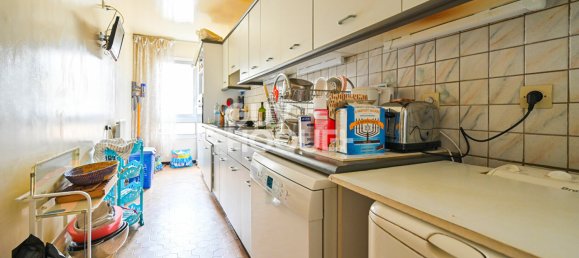 1 bedroom Apartment in Paris, France No. 334722 3