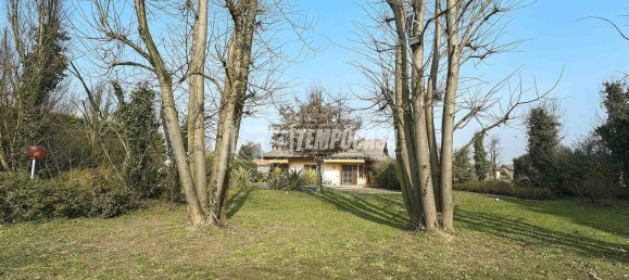 5-Zimmer Villa in Persico Dosimo, Italy, Nr. 16770 9