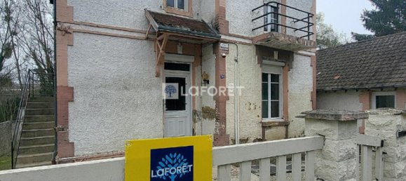 6 bedrooms House in Charmes, France No. 54573 3