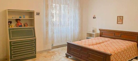 Квартира с 4 комнатами в Лучера, Италия № 64576 5