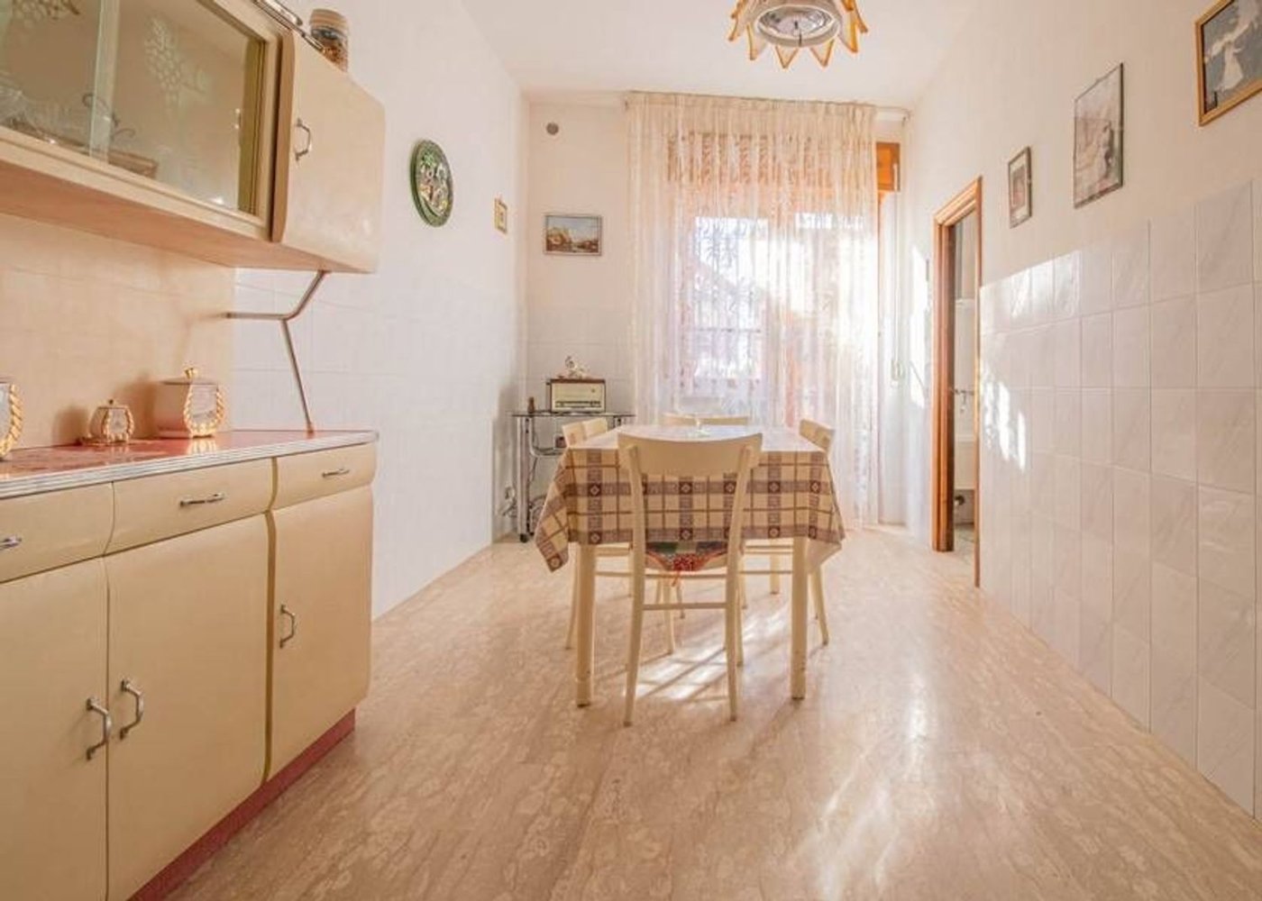 Квартира с 4 комнатами в Лучера, Италия № 64576