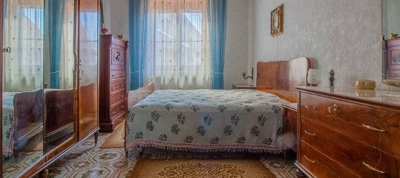 Квартира с 4 комнатами в Лучера, Италия № 64576 4