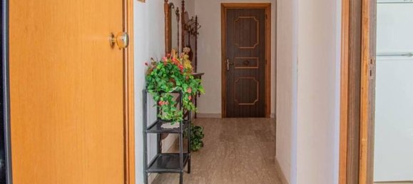 Квартира с 4 комнатами в Лучера, Италия № 64576 2