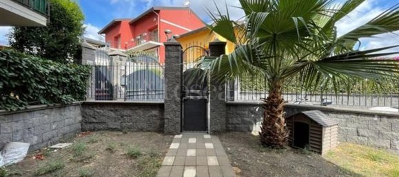 8 bedrooms Villa in Catania, Italy No. 349405 2