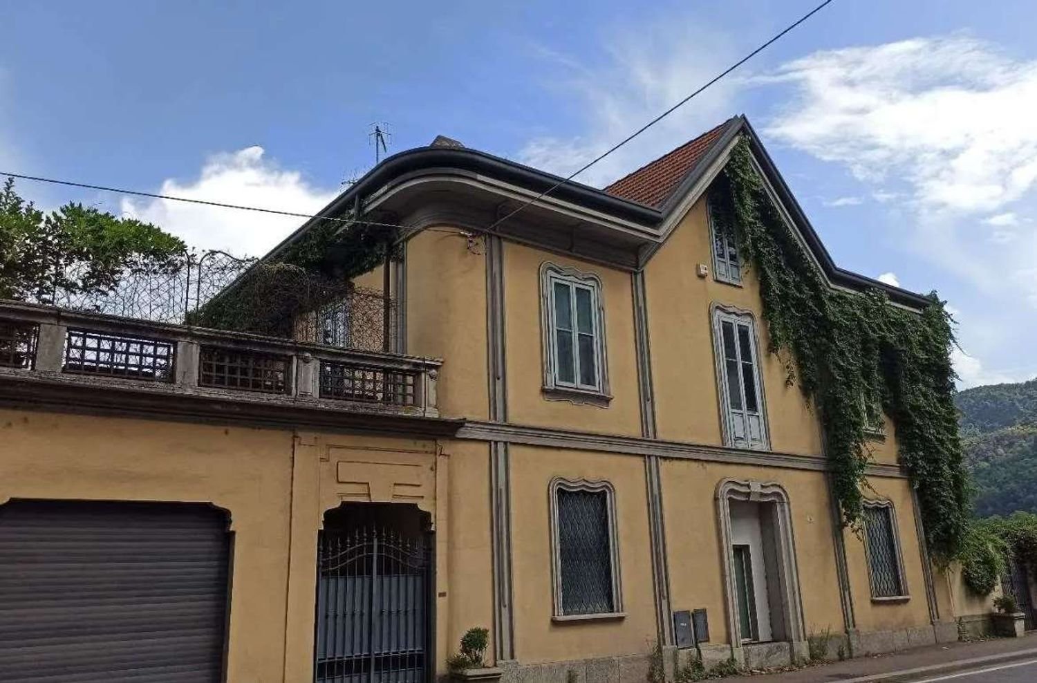 14 rooms Villa in Como, Italy No. 3924