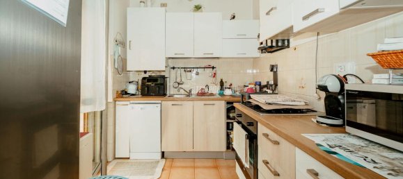 4-salle Appartement à Voghera, Italy No. 17879 7