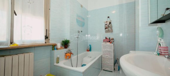 4-salle Appartement à Voghera, Italy No. 17879 13