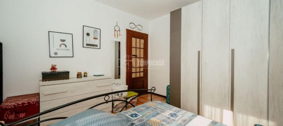 4-salle Appartement à Voghera, Italy No. 17879 9