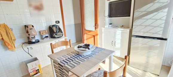 3 rooms Apartment in Casoria, Italy No. 122993 3