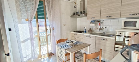 3 rooms Apartment in Casoria, Italy No. 122993 5