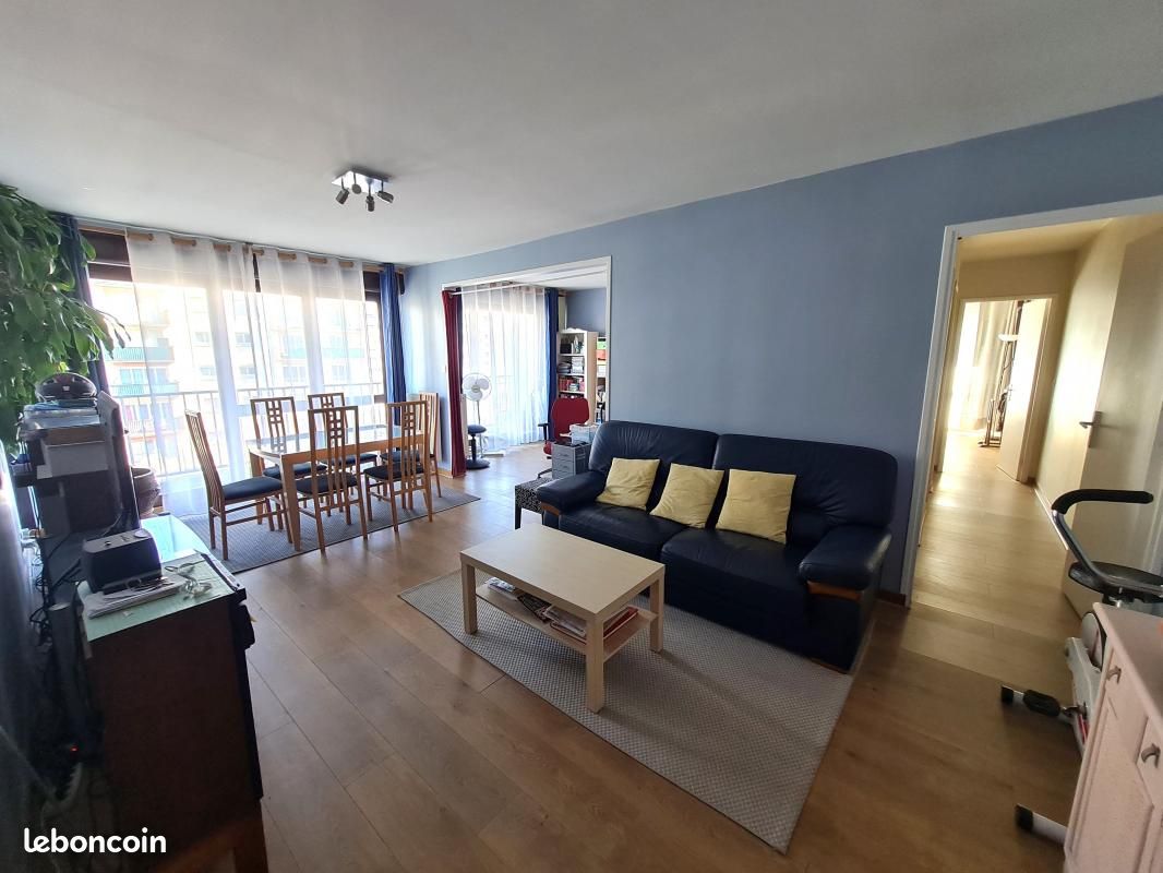 3 bedrooms Apartment in Juvisy-sur-Orge, France No. 118048