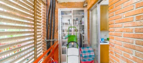 Apartamento de 4 dormitorios en Madrid, Spain No. 190935 8