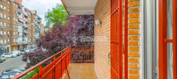 Apartamento de 4 dormitorios en Madrid, Spain No. 190935 14