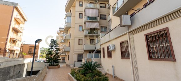 4 bedrooms Duplex in Catania, Italy No. 199368 3