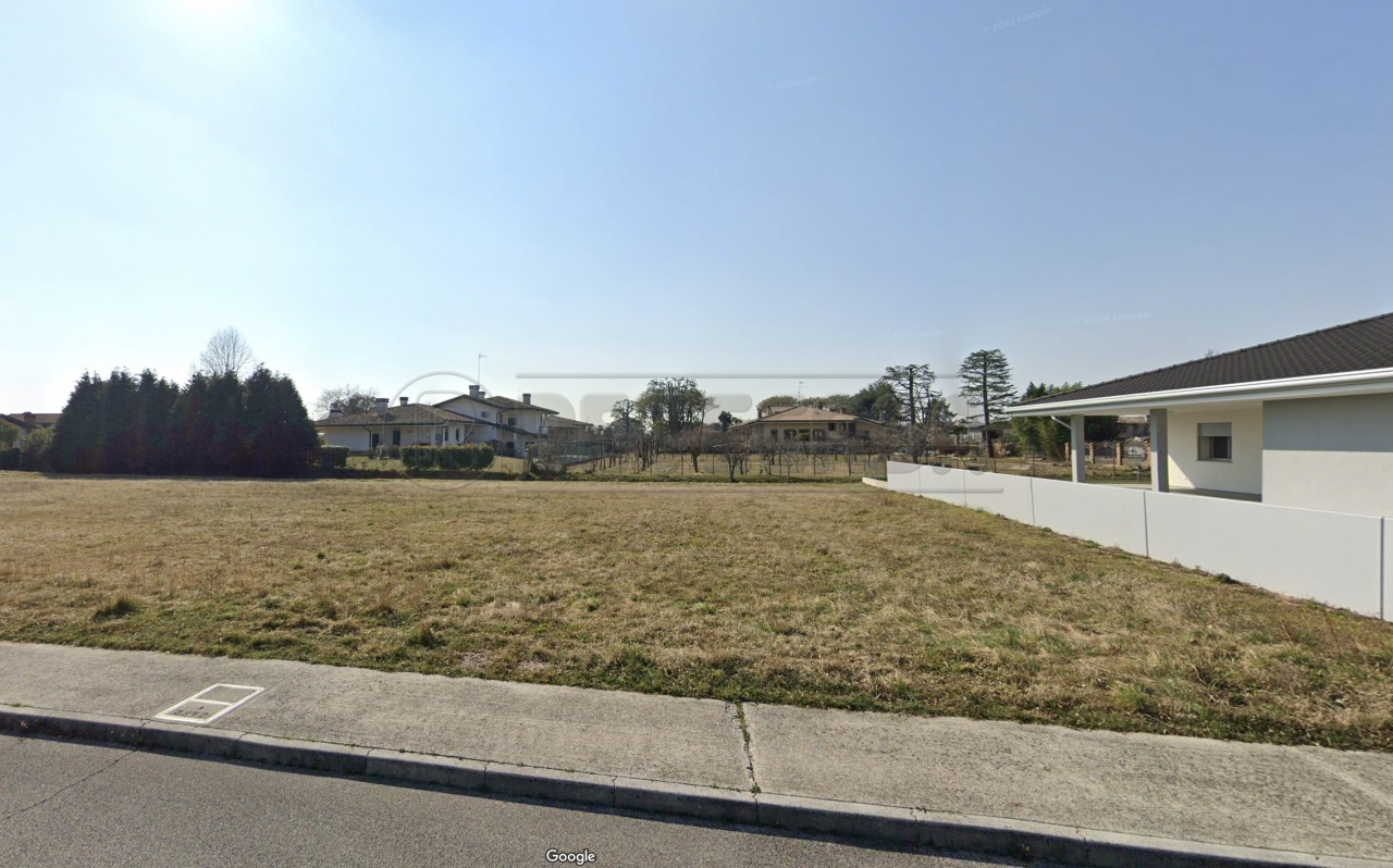 943m² Land in Udine, Italy No. 153280