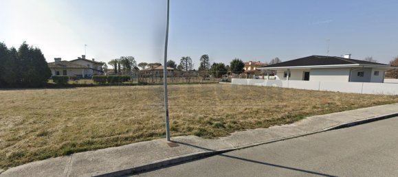 943m² Land in Udine, Italy No. 153280 3