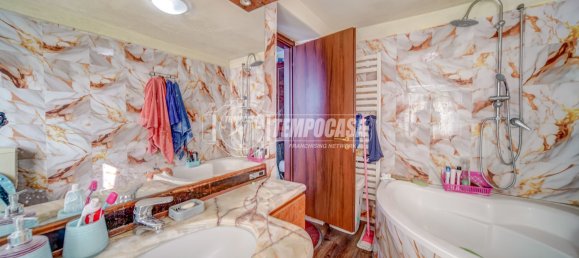 2 bedrooms House in Cassano Magnago, Italy No. 328712 12