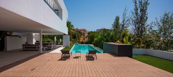 4 bedrooms Villa in Malaga, Spain No. 23992 27
