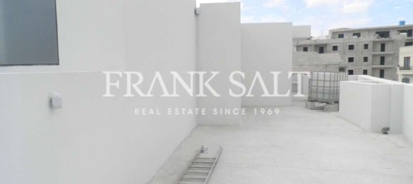 3 bedrooms Penthouse in Burmarrad, Malta No. 9789 2